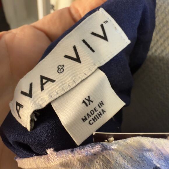 Ava & Viv Women's Size 1X Navy Floral Midi  3588 - Picture 6 of 9